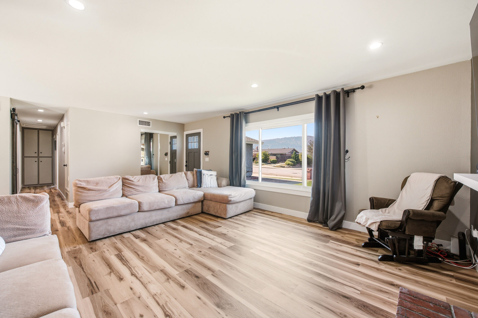 6395 Keystone Street · Family Room - Hillside Views