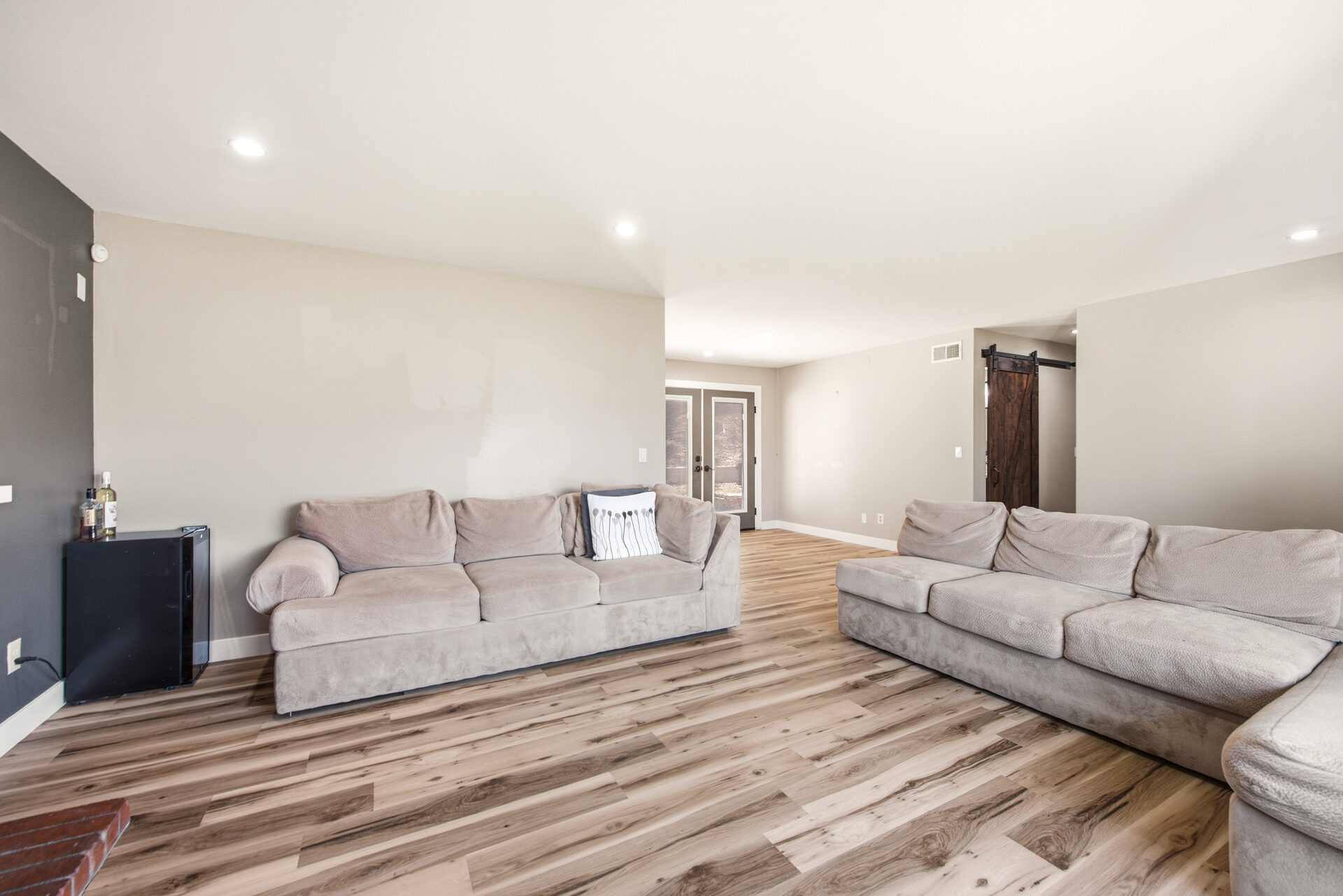 6395 Keystone Street · New Laminate Floors