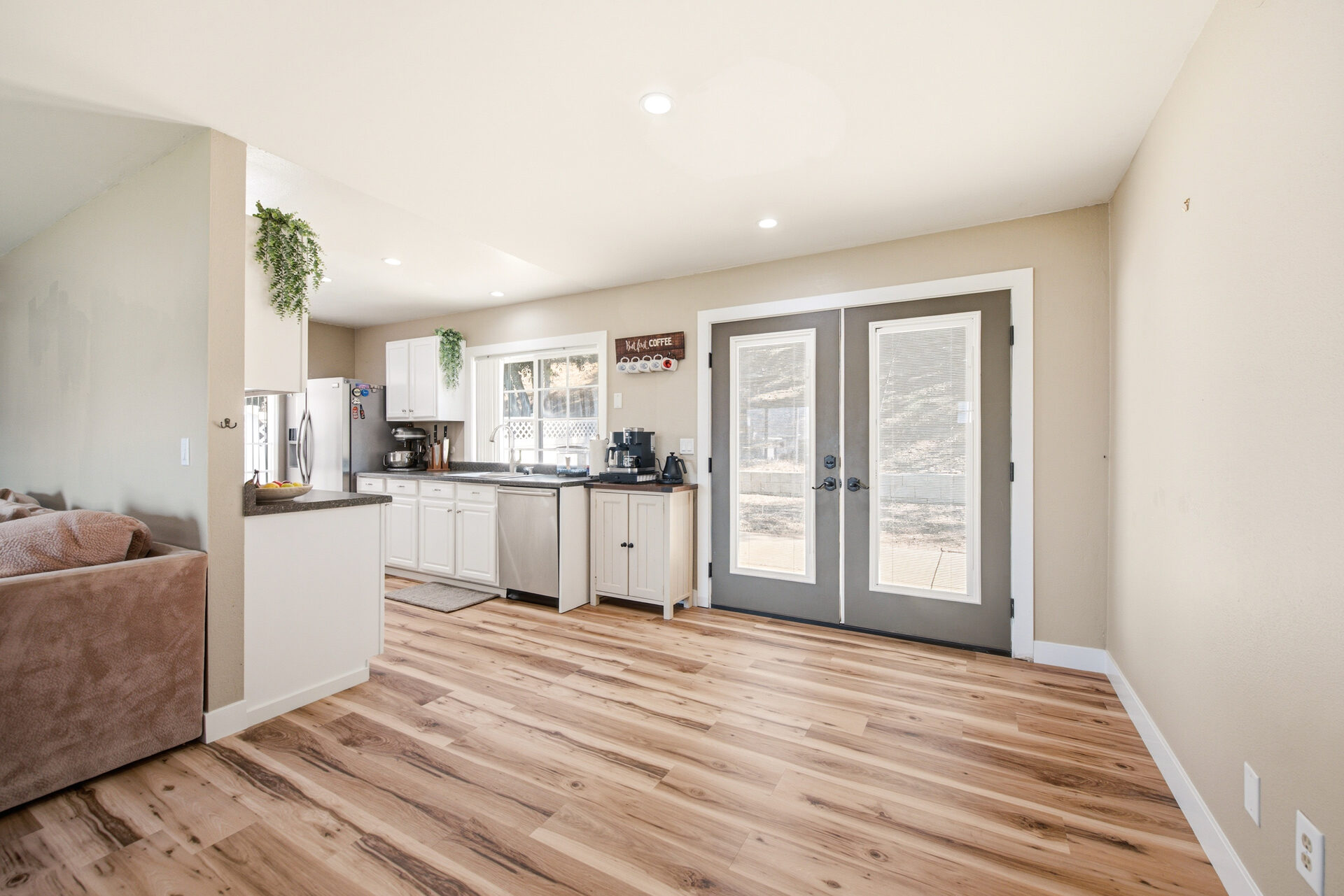 6395 Keystone Street · Family Room